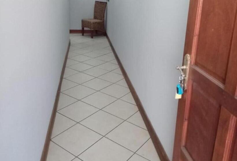 חדר קלאסי לשלושה, Grand Central Guesthouse