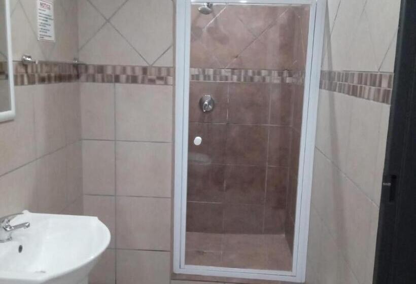 Номер Стандарт Трехместный, Grand Central Guesthouse