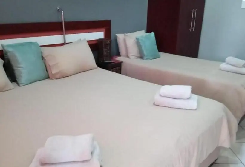 Basic Kolmen Hengen Huone, Grand Central Guesthouse