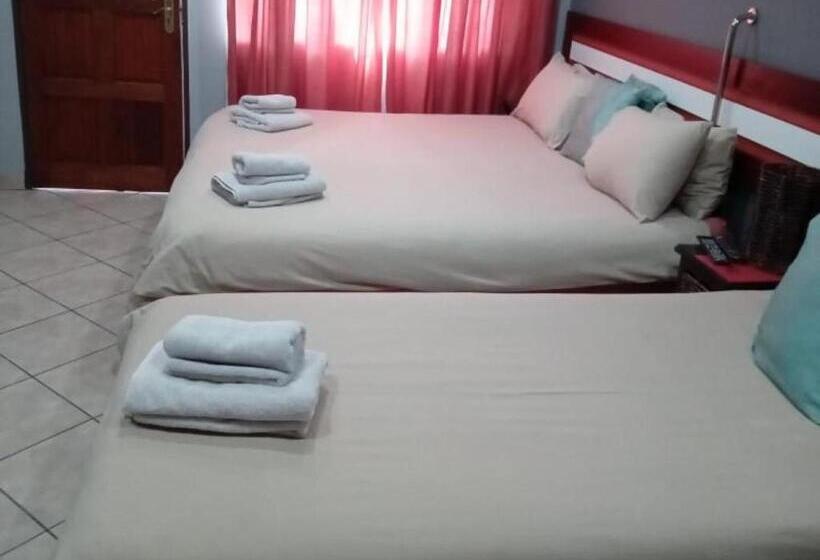 חדר בסיסי לשלושה, Grand Central Guesthouse