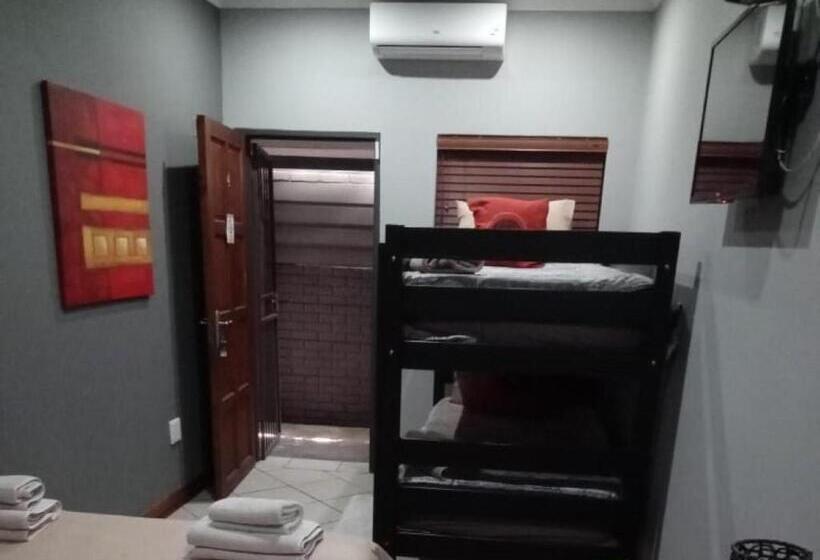 חדר בסיסי לארבעה, Grand Central Guesthouse