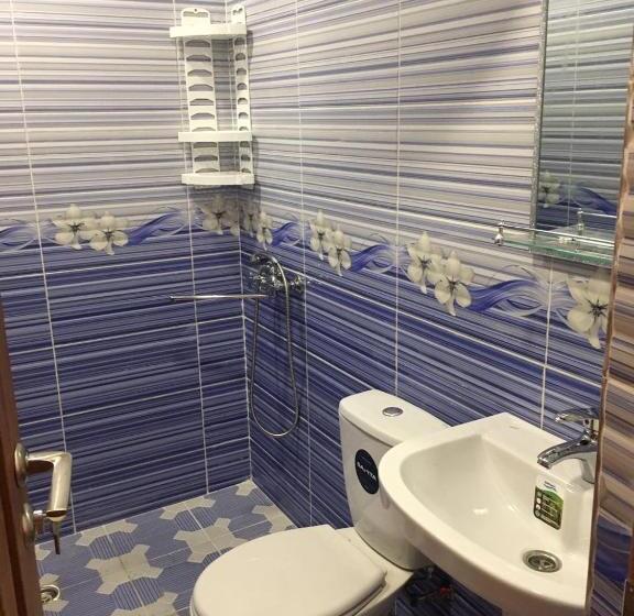 Deluxe Neljän Hengen Huone, Dilbo House