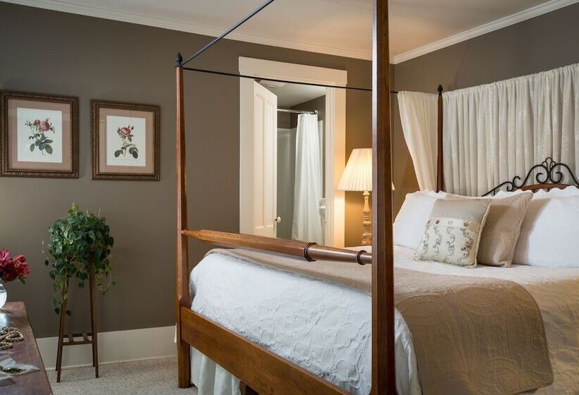 جناح, Inn At Pleasant Lake