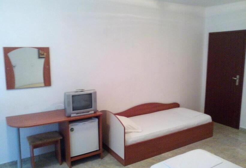 اتاق استاندارد سه نفره, Guest House Krasi