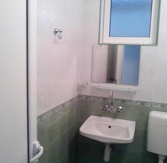 اتاق استاندارد سه نفره, Guest House Krasi