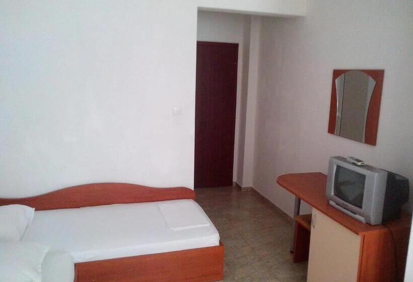 اتاق استاندارد سه نفره, Guest House Krasi