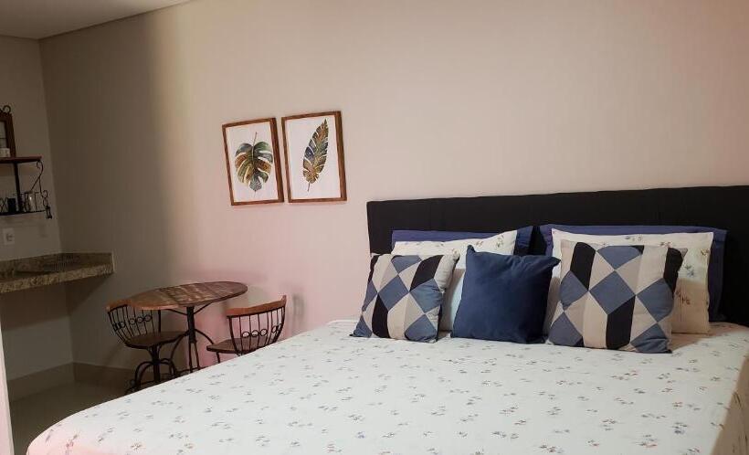 ファミリーステューディオ, Pousada Das Orquídeas