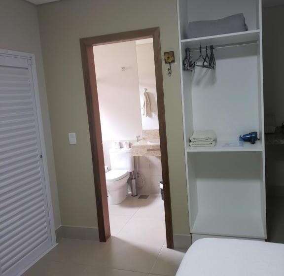 ファミリーステューディオ, Pousada Das Orquídeas