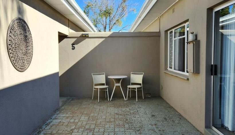 豪华家庭房间, Green Kalahari Guesthouse