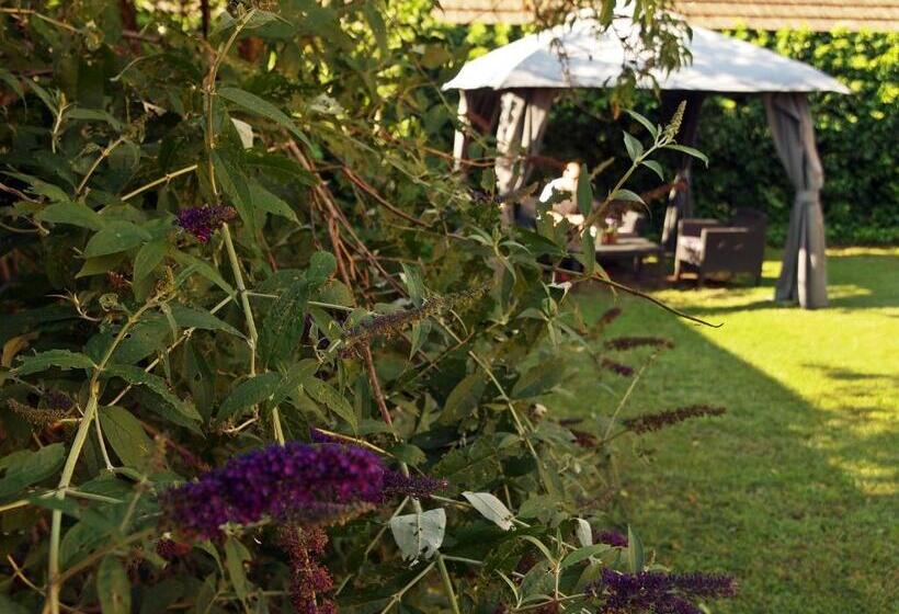 חדר משפחתי נוף לגינה, Malom Tó Vendégház Tapolca