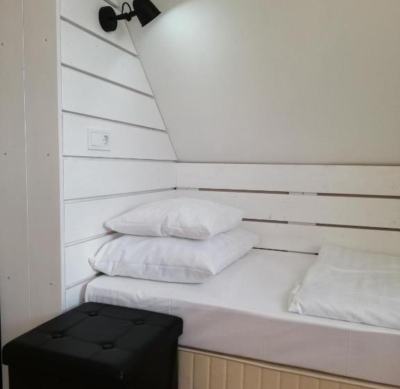 חדר משפחתי נוף לגינה, Malom Tó Vendégház Tapolca