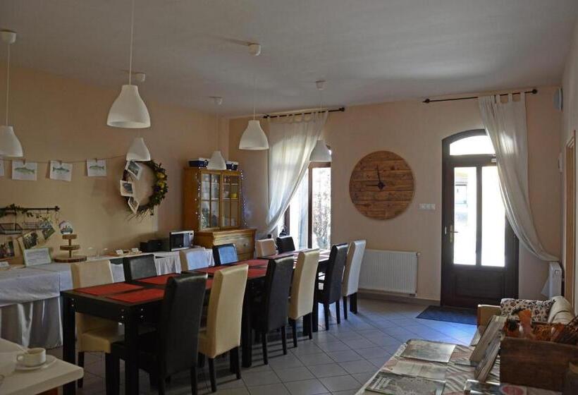 غرفة قياسية رباعية, Malom Tó Vendégház Tapolca