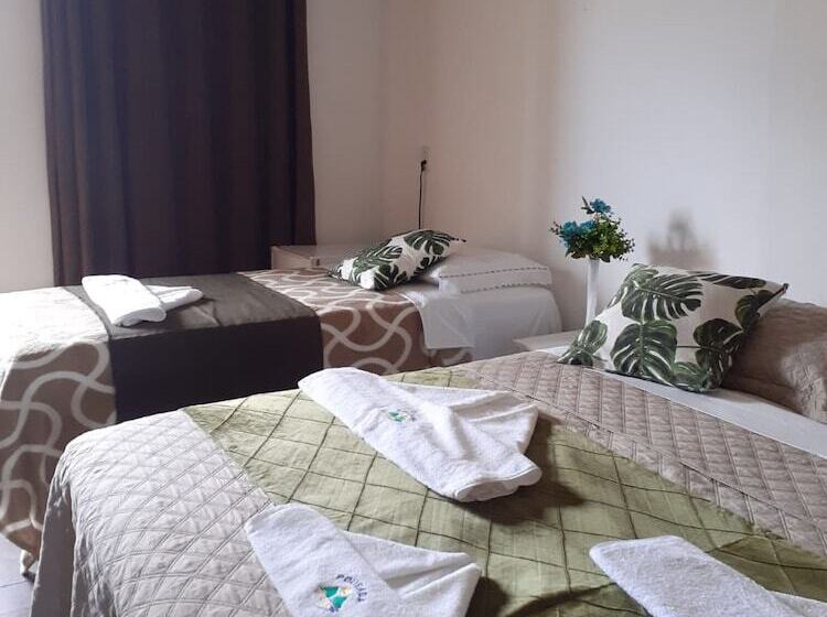 Chambre Triple Supérieure, Pousada Vitória