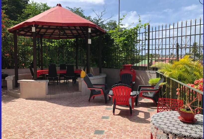 استودیو استاندارد با چشمانداز استخر, Villa Labrousse