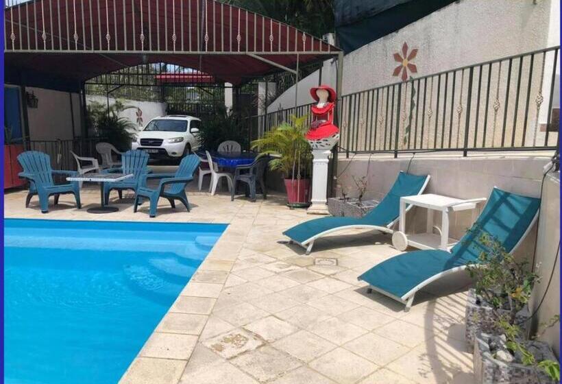 بانگلوی لوکس, Villa Labrousse