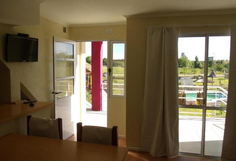 اتاق استاندارد چهارنفره با چشم‌انداز باغ, Terra Y Rio