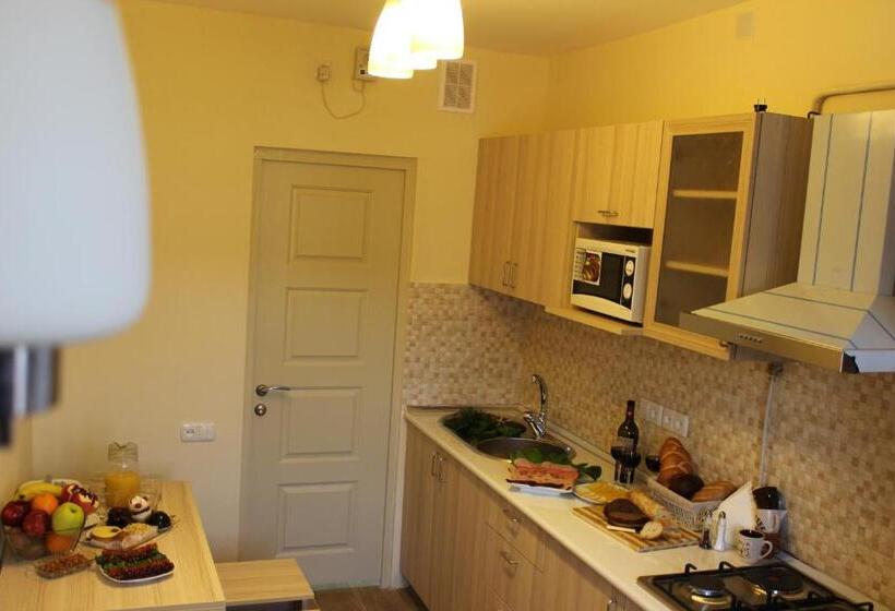 اتاق استاندارد چهار تخته, 5th Floor Guest House Yerevan