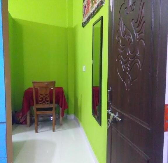 غرفة ديلوكس, Bhadra Kali Guest House