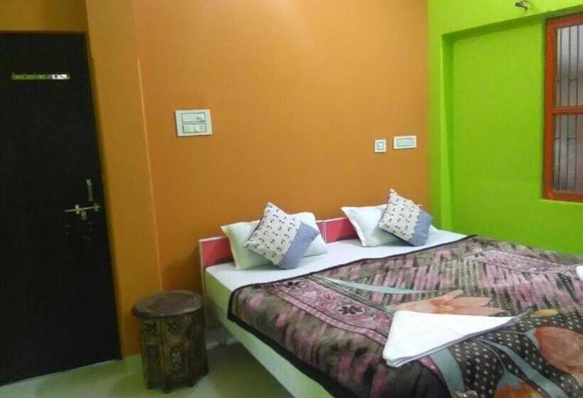 Номер Deluxe, Bhadra Kali Guest House
