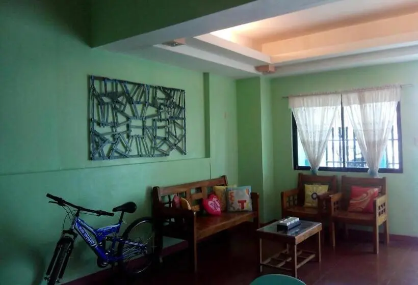 スタンダードバンガロー, Gomez Guest House