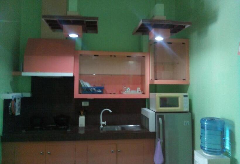 بانگلوی استاندارد, Gomez Guest House