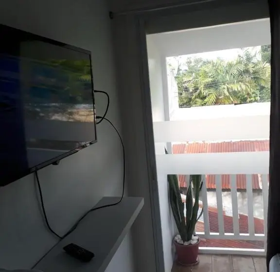 バルコニー付きスタンダードルーム, Gomez Guest House