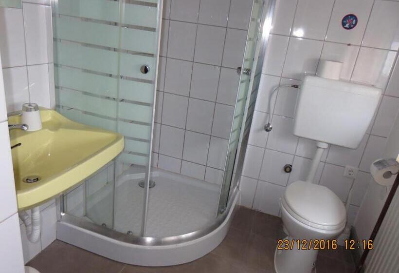 Номер Стандарт Трехместный, Haus Berta