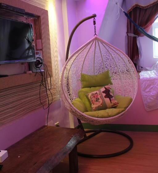 اتاق خانوادگی, Hi Young Castle