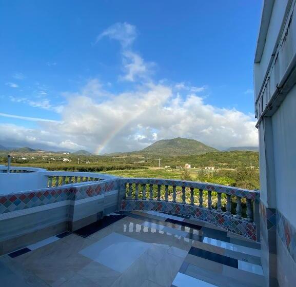 اتاق استاندارد, Hi Young Castle