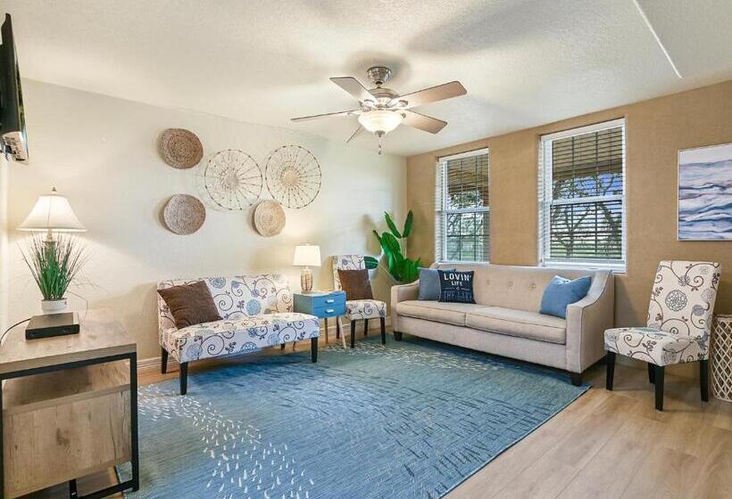1 Bedroom Apartment Lake View, Canyon Lake Condos At Stillwater Ranch