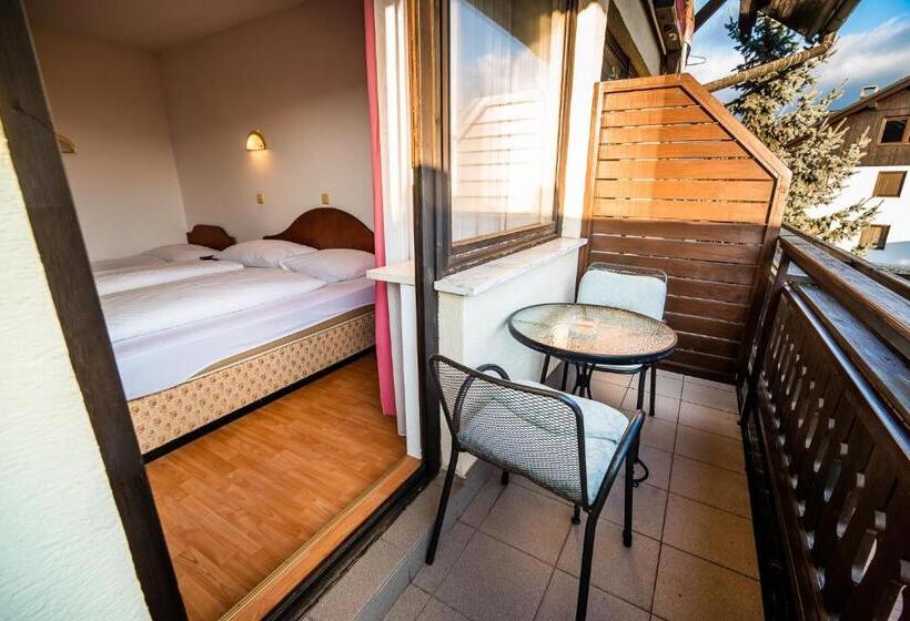 اتاق استاندارد سه تخته با بالکن, Guesthouse Leski Dvor