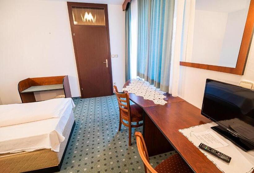 اتاق استاندارد با بالکن, Guesthouse Leski Dvor