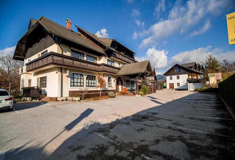 اتاق استاندارد سه تخته با بالکن, Guesthouse Leski Dvor