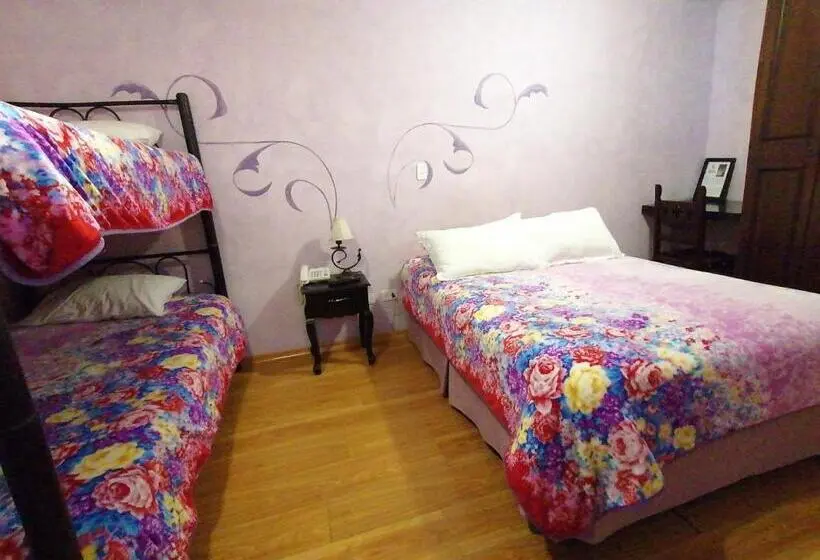 اتاق خانوادگی, Latacunga Hostel