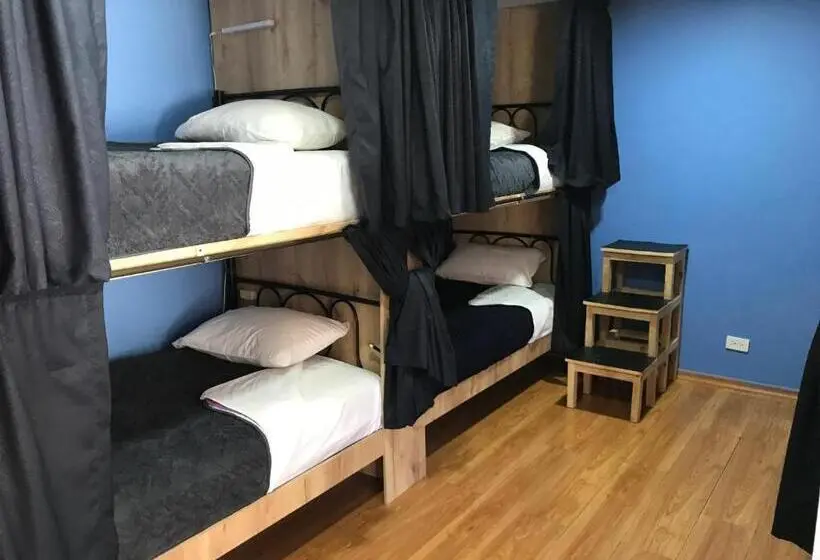 تختخواب در اتاق مشترک, Latacunga Hostel