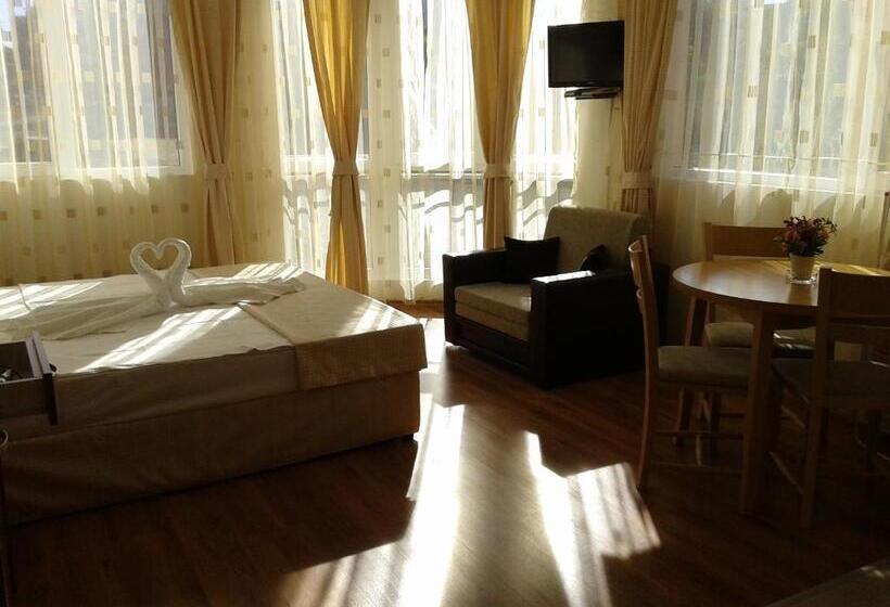 Студия Стандарт, Stephanovy Guest House