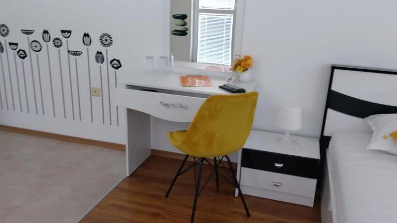 Quarto Deluxe com Sacada, Stephanovy Guest House