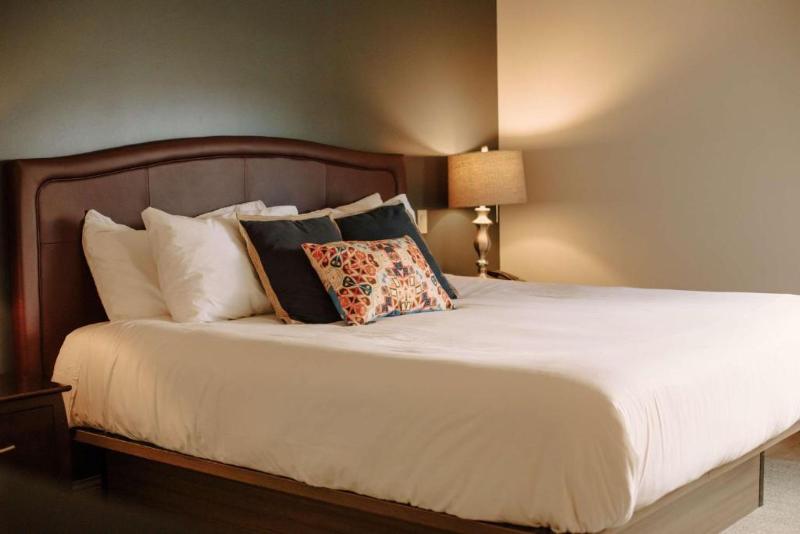 חדר סטנדרט עם מיטת קינג, Mercer Hall Inn