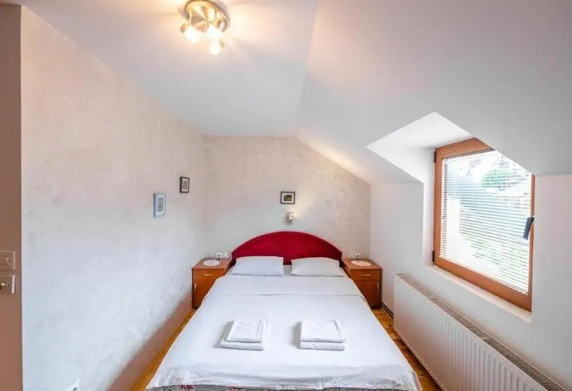 استودیوی استاندارد, Guesthouse Sandra
