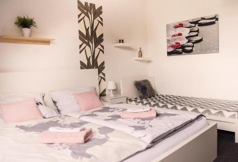 Номер Стандарт Трехместный, Guesthouse Zlatý Hrozen