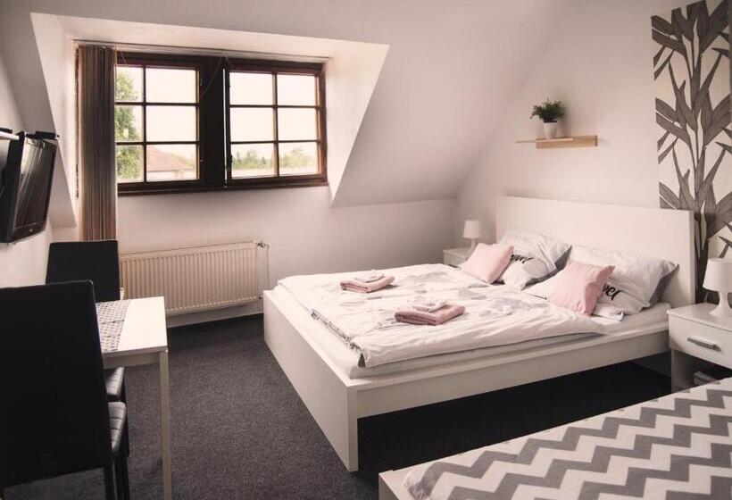 Номер Стандарт Трехместный, Guesthouse Zlatý Hrozen
