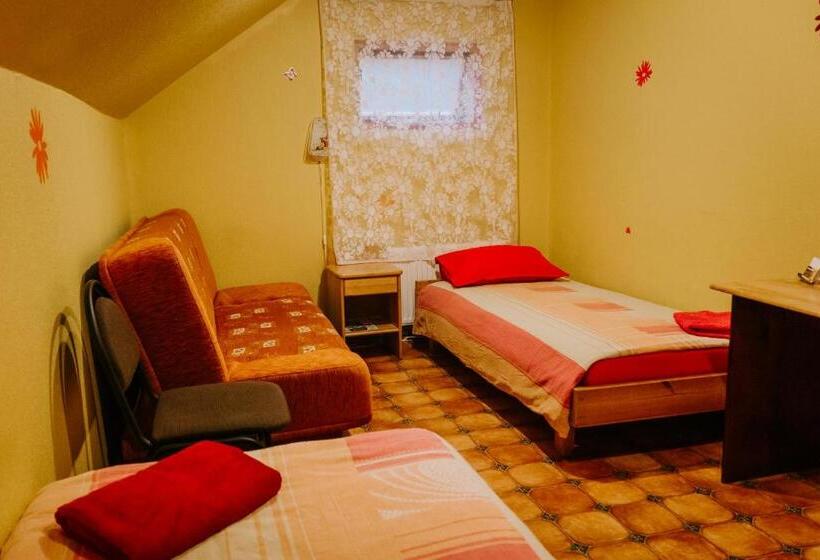 اتاق استاندارد سه نفره, Viesu Nams Pupa