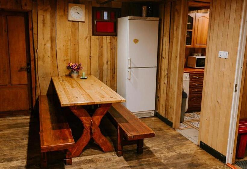 اتاق استاندارد سه نفره, Viesu Nams Pupa