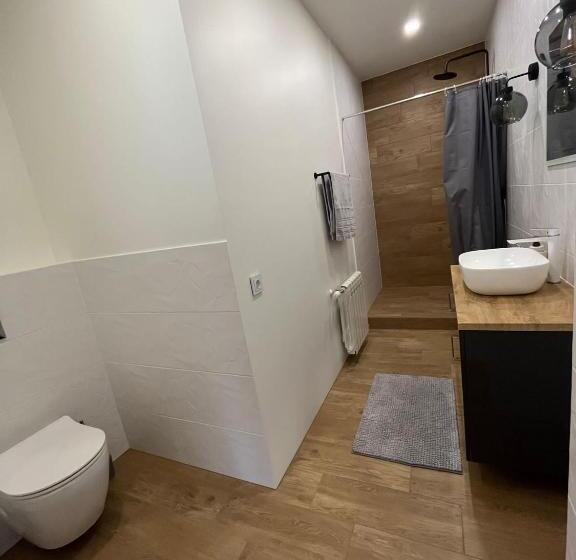 استودیوی استاندارد, Viesu Nams Pupa