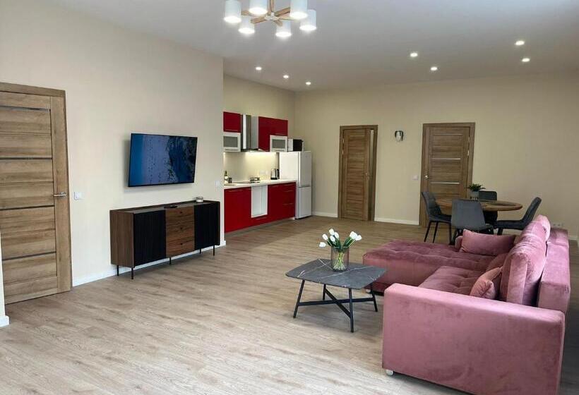 استودیوی استاندارد, Viesu Nams Pupa