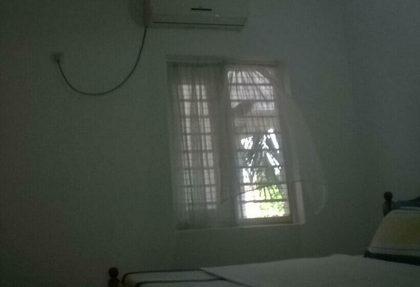 Вилла 3 Спальни, Villa 49 Hotel Beds  Hikkaduwa