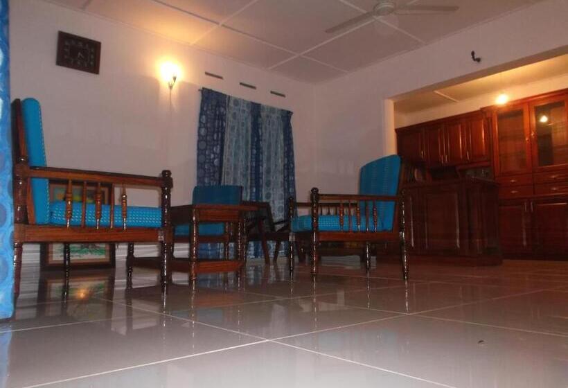 Вилла 3 Спальни, Villa 49 Hotel Beds  Hikkaduwa