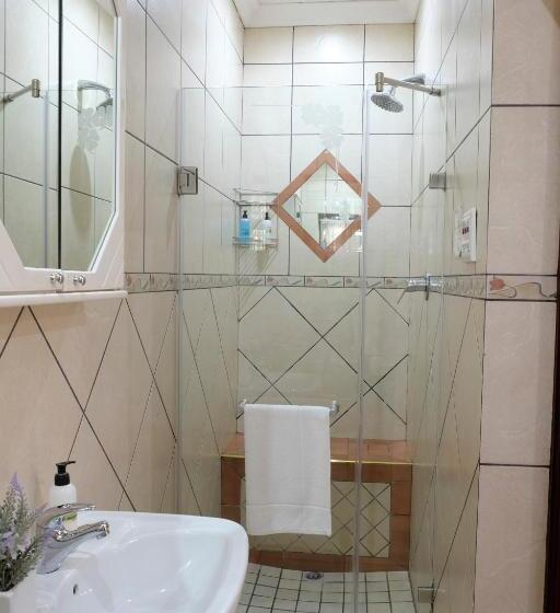 家庭间, Waterkloof Guest House