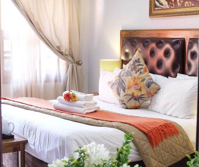 스위트 킹사이즈 침대, Waterkloof Guest House