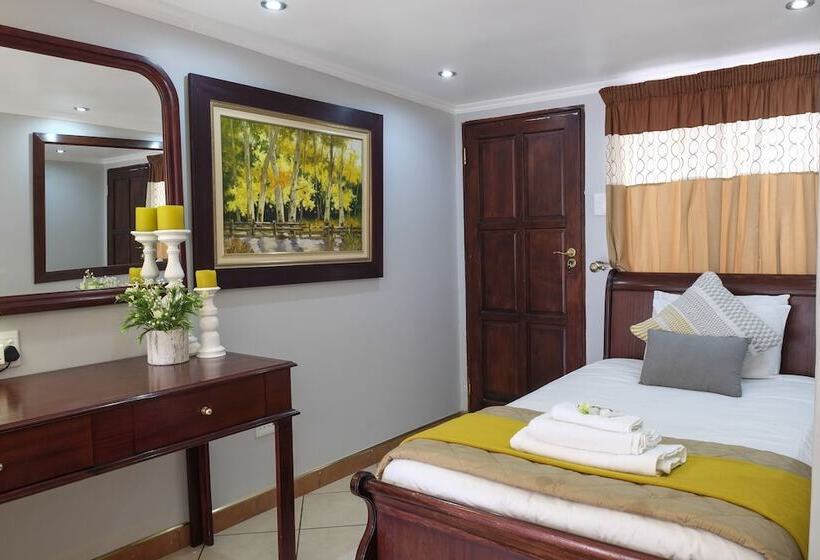 家庭间, Waterkloof Guest House